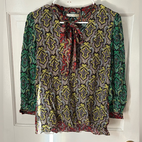 Alice + Olivia Sheila Crest Tile Multicolor Paisley Blouson Top, Size Medium (M) - Picture 2 of 15